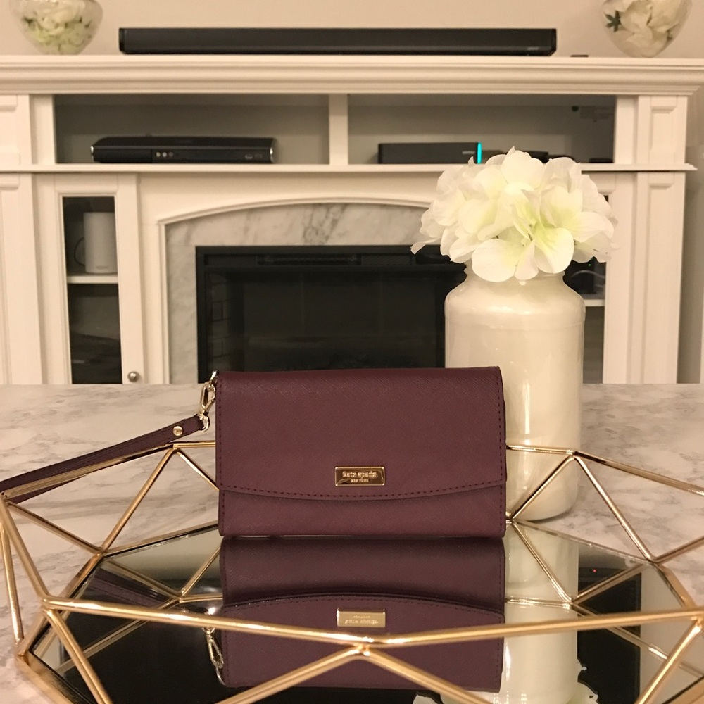 🆕 Kate Spade iPhone Wristlet Laurel Way/Deepplum